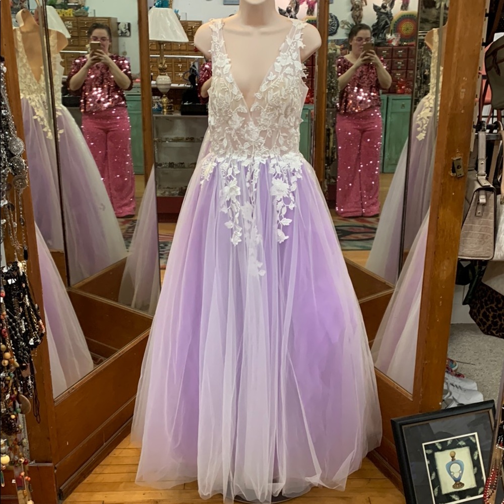 Lavender and White Lace Evening Dress✨